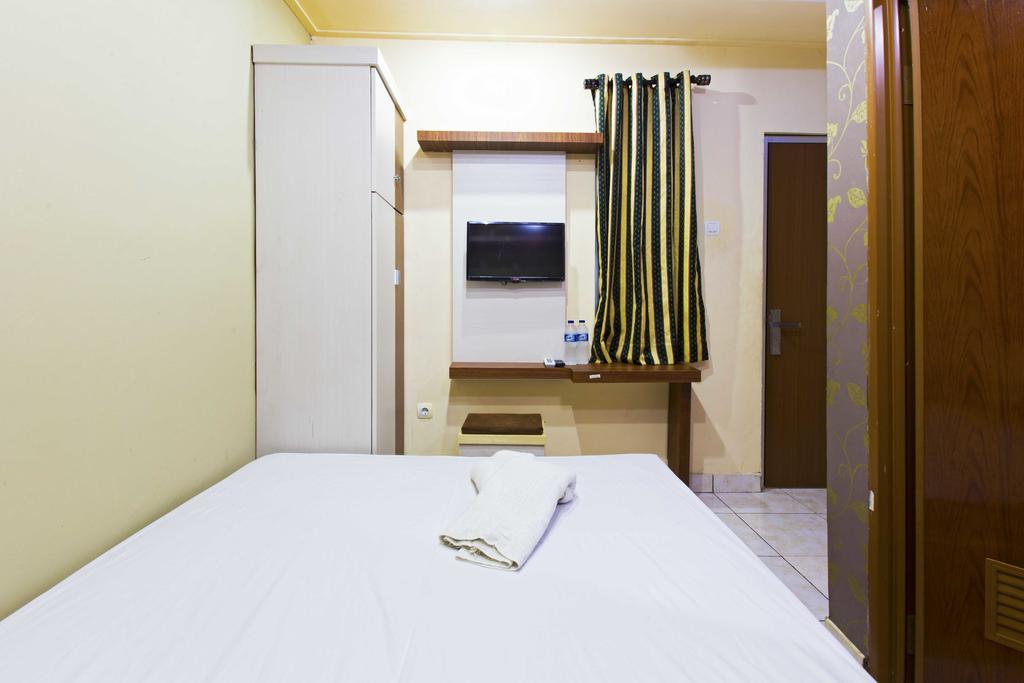 Reddoorz @ Tebet Asem Baris Hotel Jakarta Exterior photo