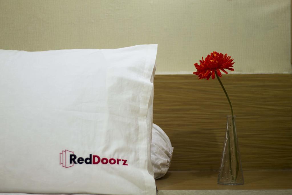 Reddoorz @ Tebet Asem Baris Hotel Jakarta Exterior photo