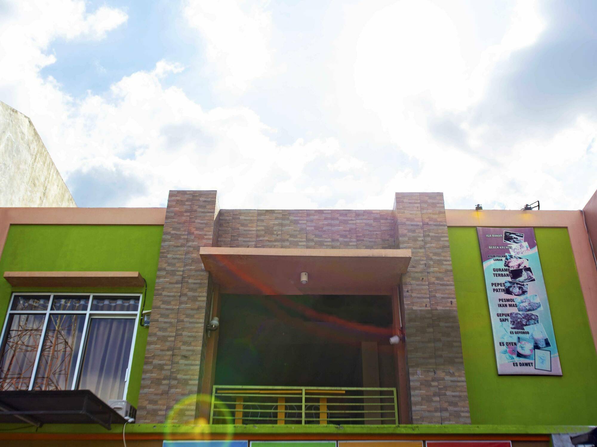 Reddoorz @ Tebet Asem Baris Hotel Jakarta Exterior photo